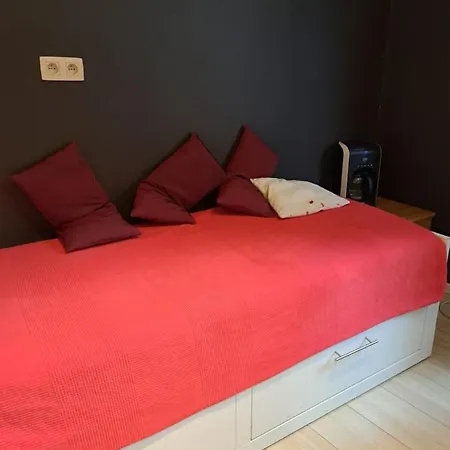 Sleep And Enjoy Brussels